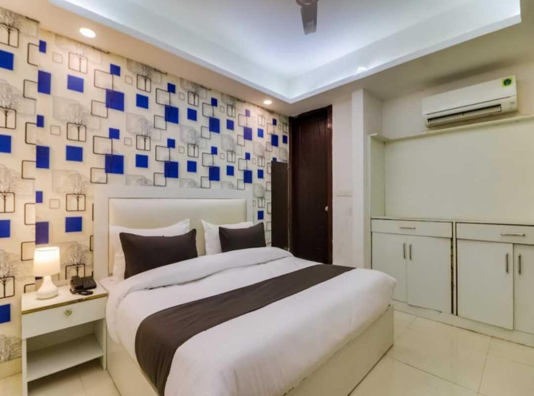 Airport Plazzo Hotel Új-Delhi Kültér fotó