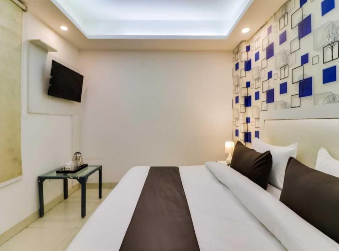 Airport Plazzo Hotel Új-Delhi Kültér fotó