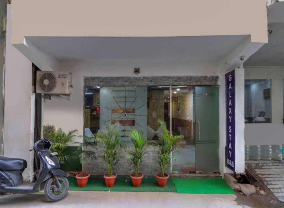 Airport Plazzo Hotel Új-Delhi Kültér fotó