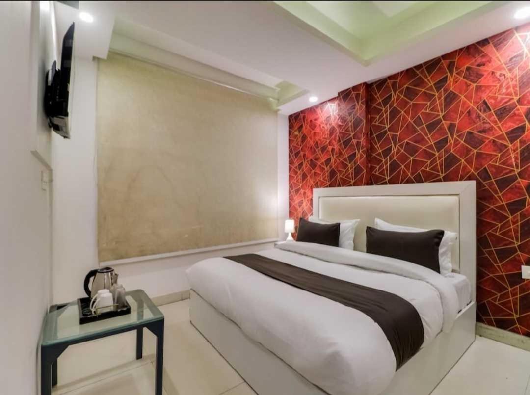 Airport Plazzo Hotel Új-Delhi Kültér fotó