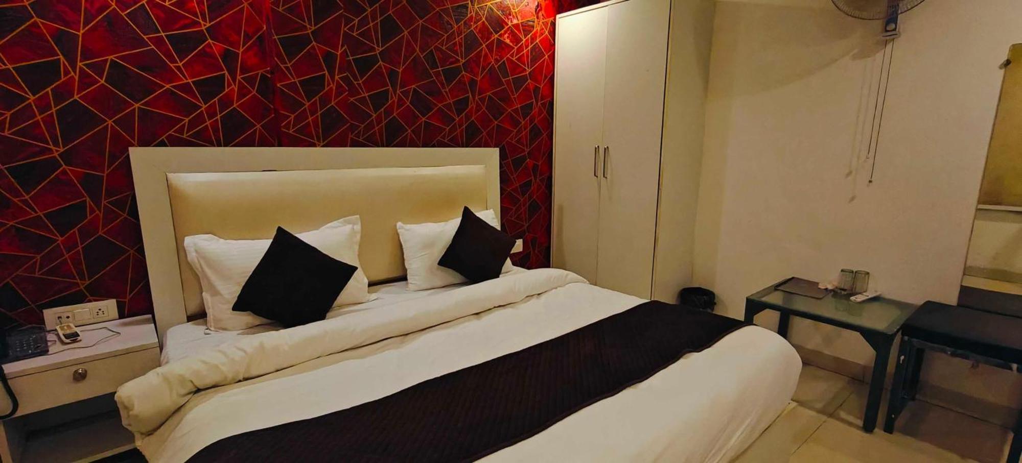Airport Plazzo Hotel Új-Delhi Kültér fotó