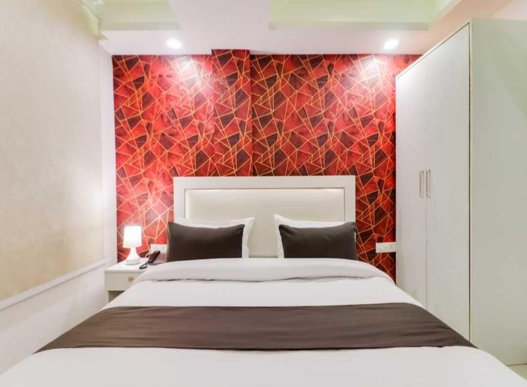 Airport Plazzo Hotel Új-Delhi Kültér fotó