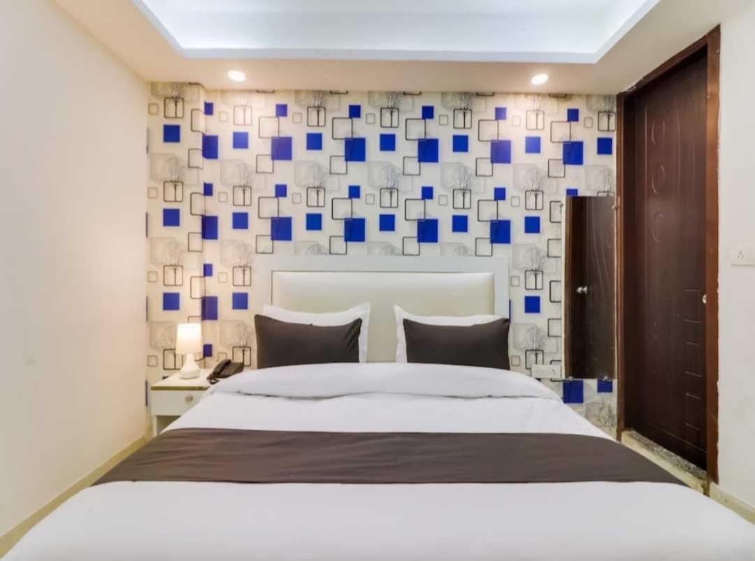 Airport Plazzo Hotel Új-Delhi Kültér fotó